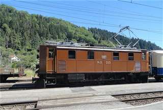 Foto der RhB Ge 4/6 353